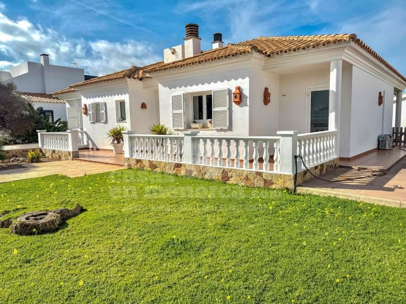 Chalet de 4 habitaciones en Cales Piques en venta con piscina garaje - 1.200.000 € (Ref: 9894445)