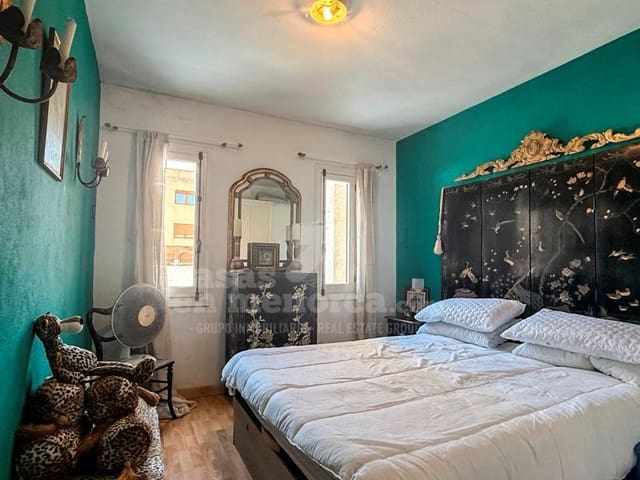 2 slaapkamer Appartement te koop in Es Castell - € 260.000 (Ref: 9929035)