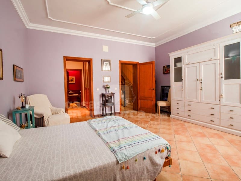 4 soverom Hus til salgs i Mahon / Mao med svømmebasseng - € 795 000 (Ref: 9953901)