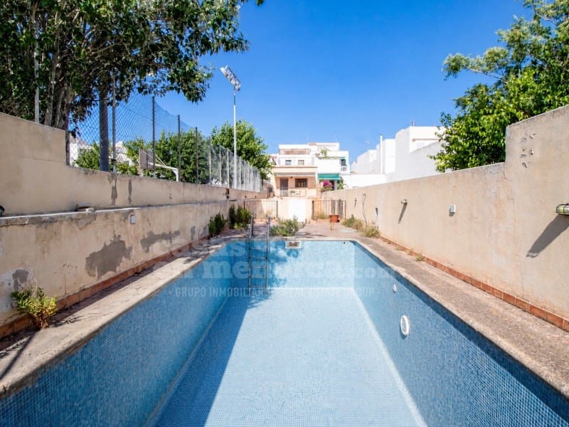 4 soverom Hus til salgs i Mahon / Mao med svømmebasseng - € 795 000 (Ref: 9953901)