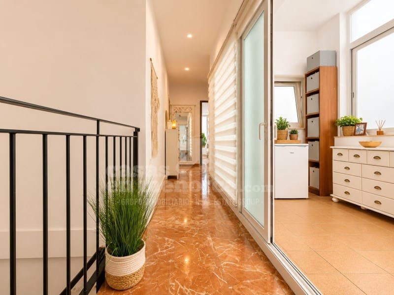 4 bedroom Flat for sale in Ciutadella de Menorca with garage - € 575,000 (Ref: 9959403)