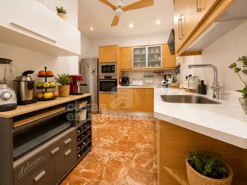 4 bedroom Flat for sale in Ciutadella de Menorca with garage - € 575,000 (Ref: 9959403)