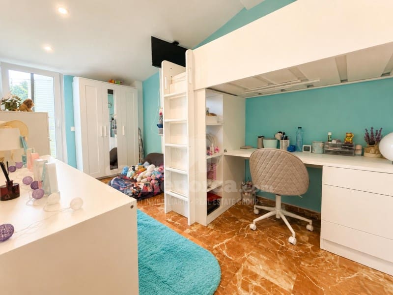 4 bedroom Flat for sale in Ciutadella de Menorca with garage - € 575,000 (Ref: 9959403)