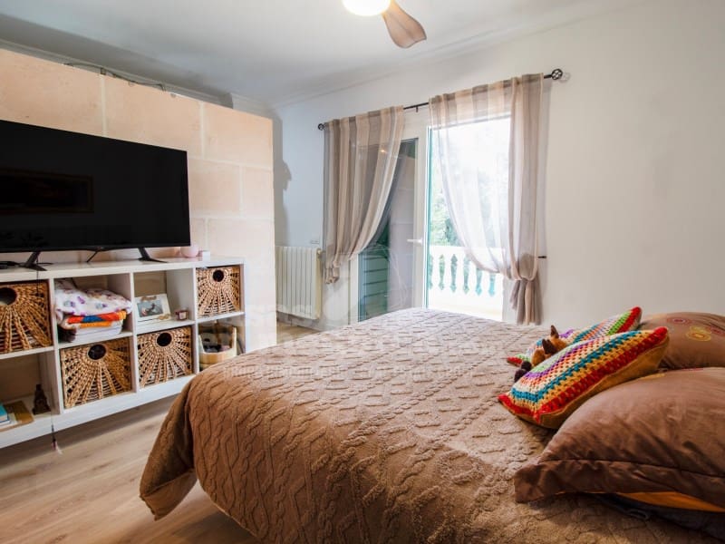 3 bedroom Villa for sale in Cala'n Porter with pool garage - € 780,000 (Ref: 9962321)