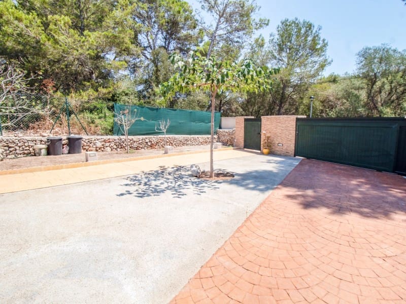 3 bedroom Villa for sale in Cala'n Porter with pool garage - € 780,000 (Ref: 9962321)