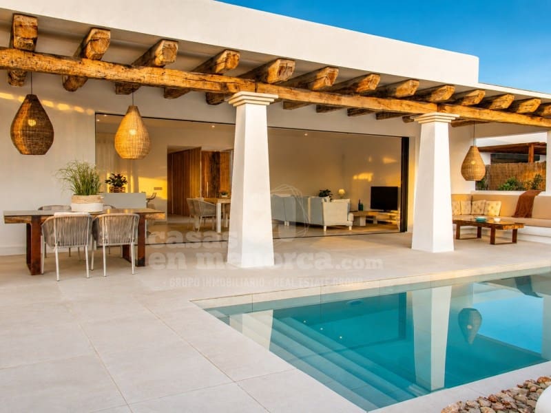 3 bedroom Villa for sale in Punta Grossa with pool - € 1,300,000 (Ref: 9962322)