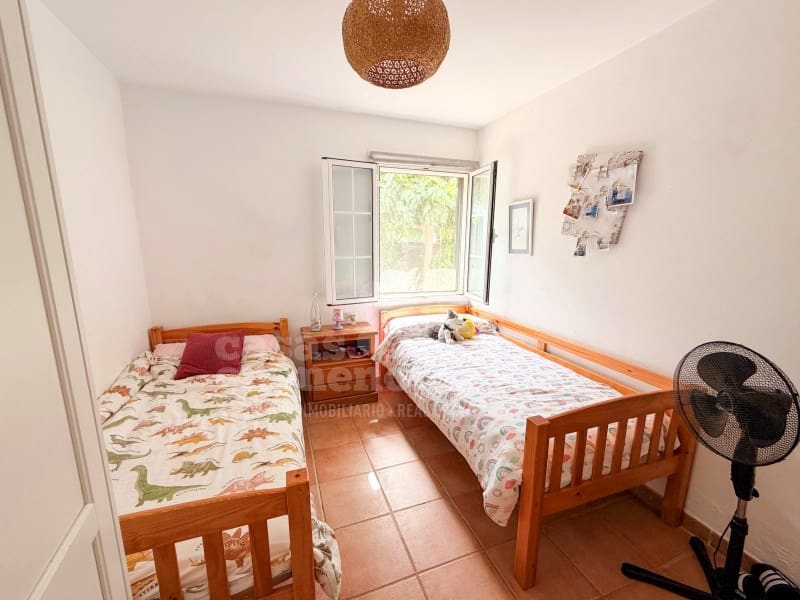 3 bedroom Villa for sale in Cala Blanca - € 550,000 (Ref: 9972990)