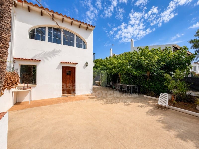 3 bedroom Villa for sale in Cala Blanca - € 550,000 (Ref: 9972990)