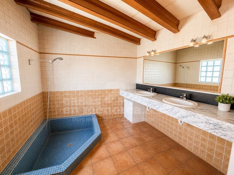 3 soveværelse Finca/Landehus til salg i Ciutadella de Menorca med swimmingpool garage - € 635.000 (Ref: 9974995)