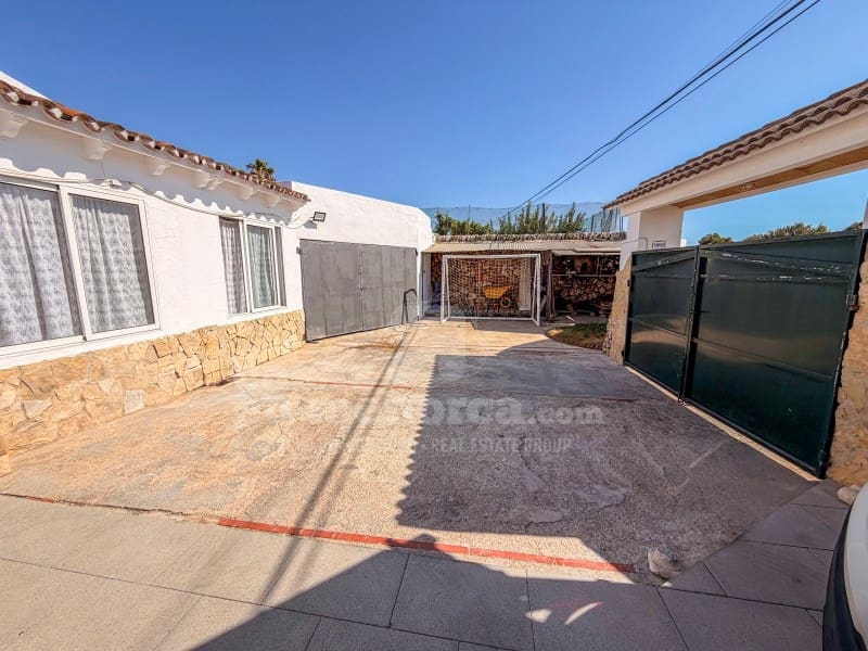 3 soveværelse Finca/Landehus til salg i Ciutadella de Menorca med swimmingpool garage - € 635.000 (Ref: 9974995)