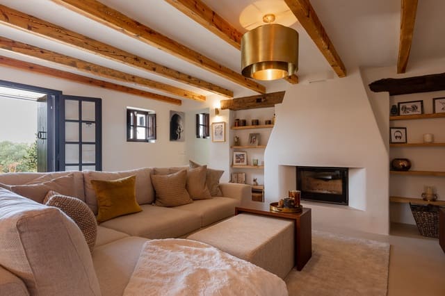 5 bedroom Villa for sale in Cala Salada, Sant Antoni de Portmany with pool garage - € 3,495,000 (Ref: 9815184)