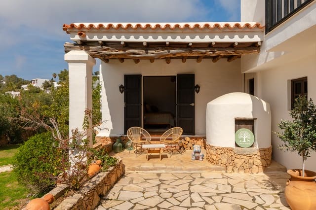 5 bedroom Villa for sale in Cala Salada, Sant Antoni de Portmany with pool garage - € 3,495,000 (Ref: 9815184)