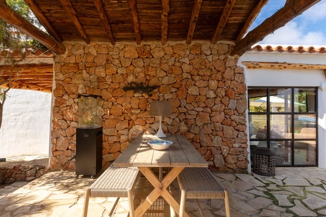 5 bedroom Villa for sale in Cala Salada, Sant Antoni de Portmany with pool garage - € 3,495,000 (Ref: 9815184)