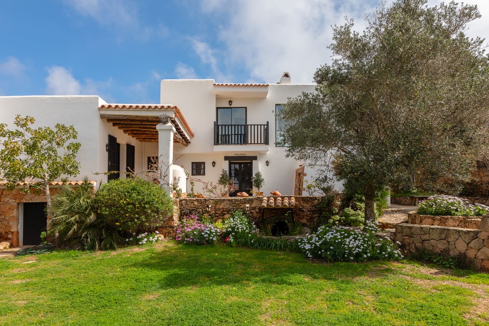 5 bedroom Villa for sale in Cala Salada with pool garage - € 3,495,000 (Ref: 9815184)