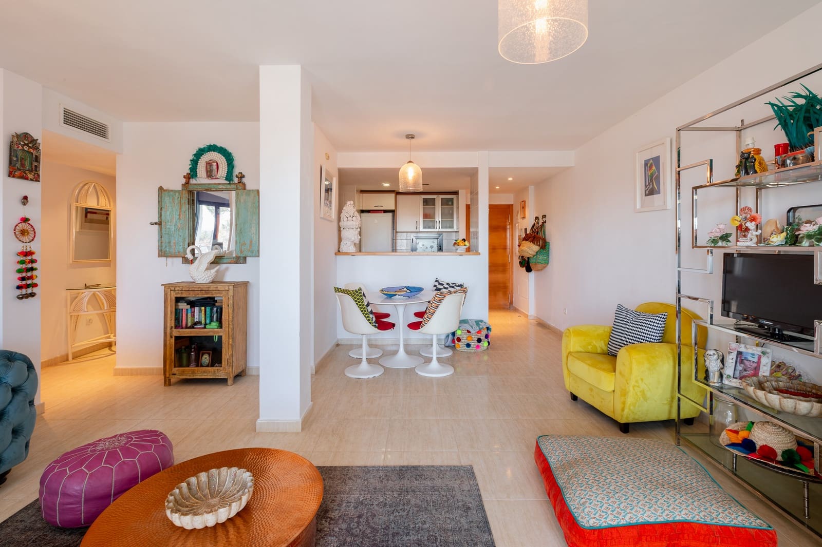 3 slaapkamer Strandappartement te koop in Cala Tarida met zwembad garage - € 630.000 (Ref: 9916348)