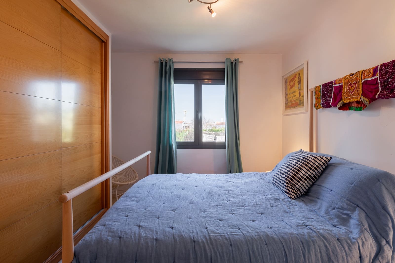 3 slaapkamer Strandappartement te koop in Cala Tarida met zwembad garage - € 630.000 (Ref: 9916348)