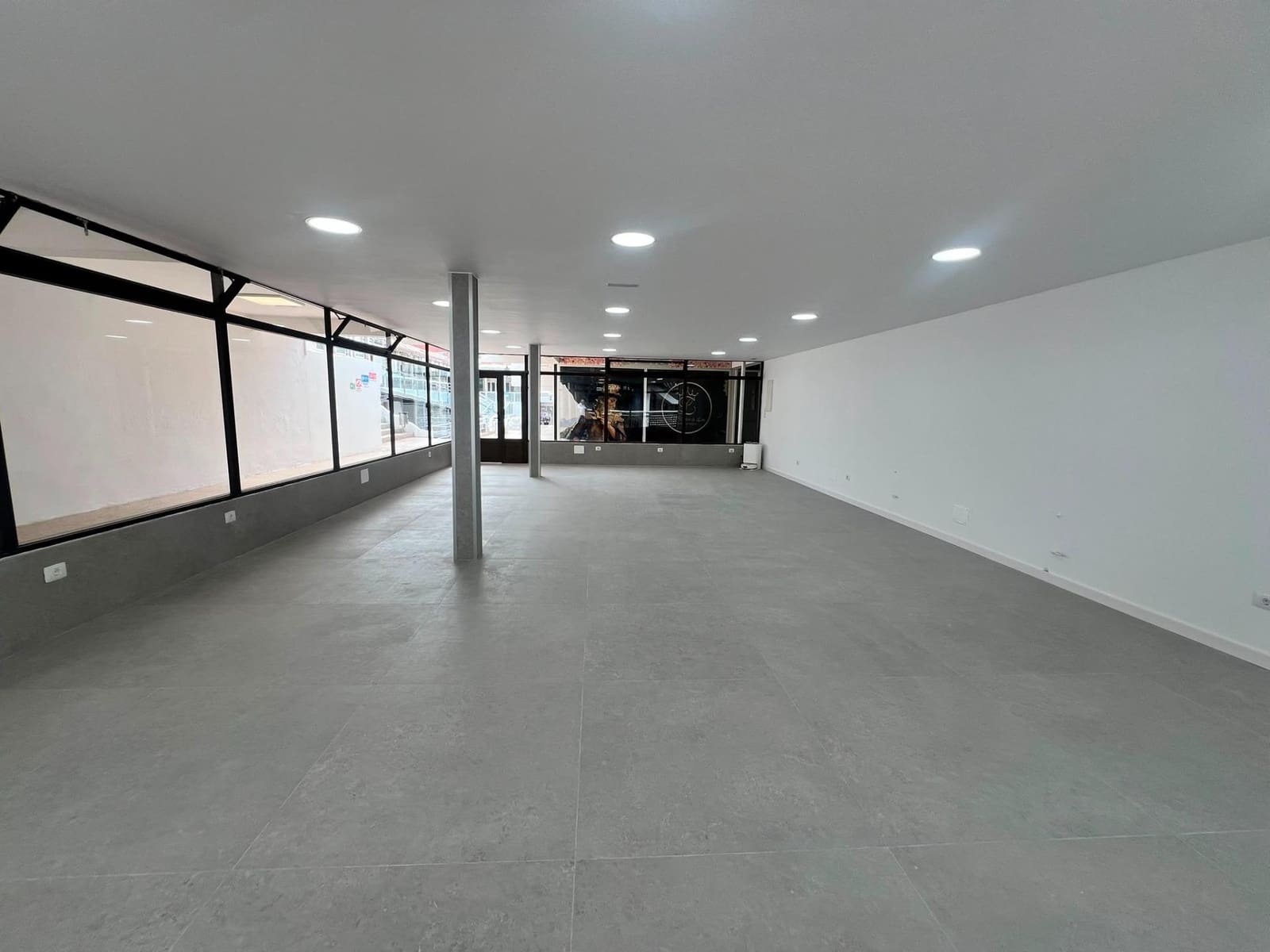 Kontor att hyra i San Bartolome de Tirajana - 1 800 € (Ref: 10004186)