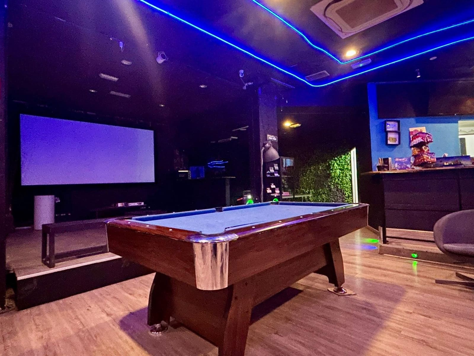 Bureau à vendre à Playa del Ingles - 109 000 € (Ref: 10024156)