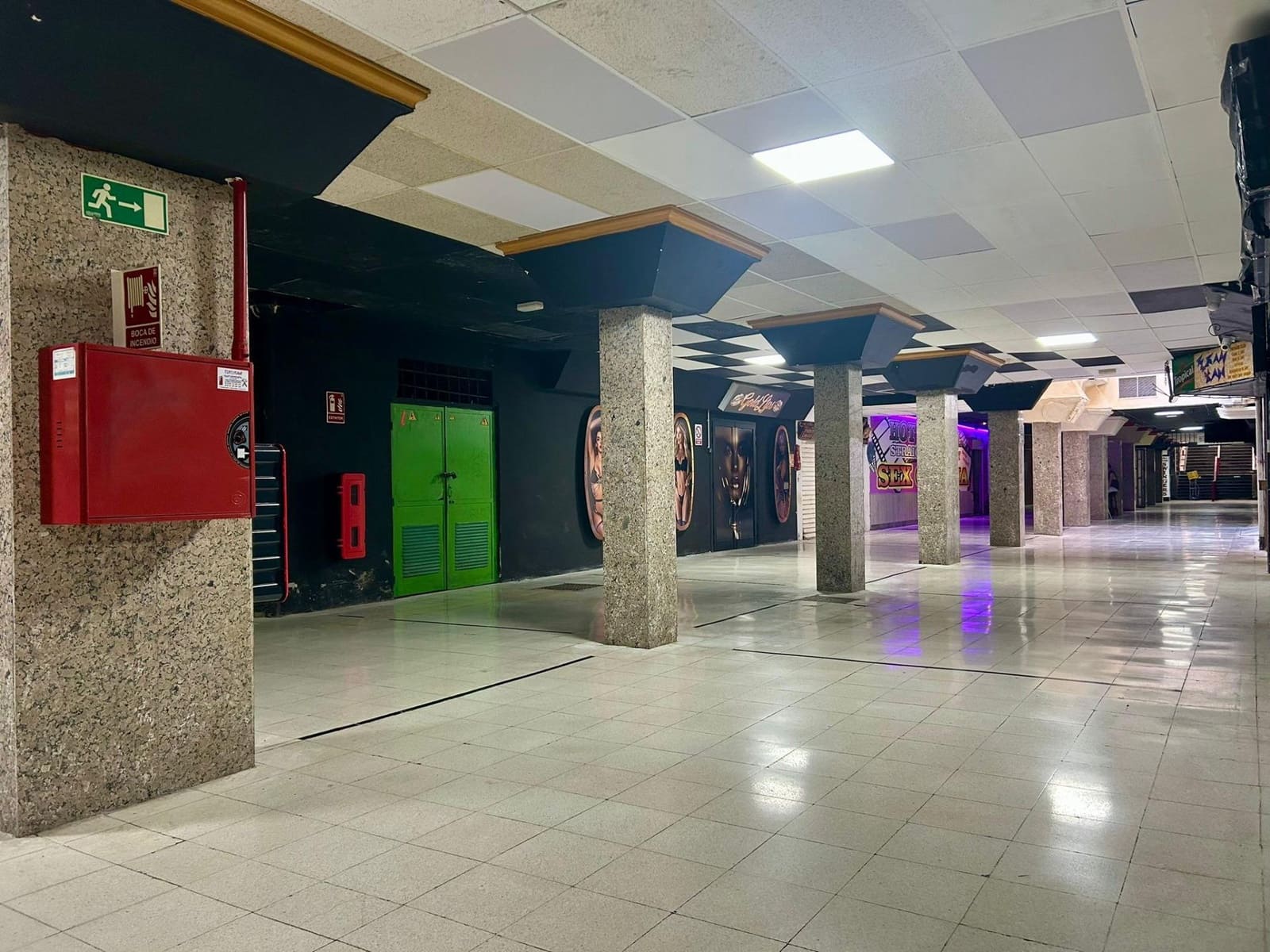 Bureau à vendre à Playa del Ingles - 109 000 € (Ref: 10024156)