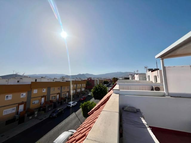 3 chambre Villa/Maison Mitoyenne à vendre à Cruce de Arinaga, Agüimes avec garage - 380 000 € (Ref: 10033974)