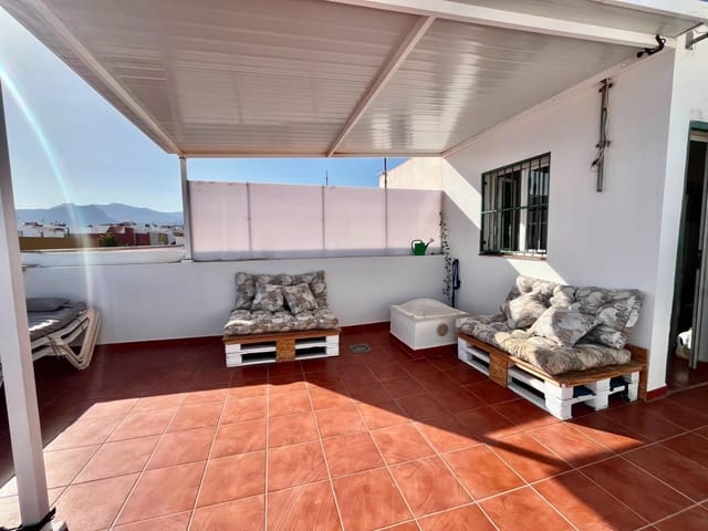 3 chambre Villa/Maison Mitoyenne à vendre à Cruce de Arinaga, Agüimes avec garage - 380 000 € (Ref: 10033974)