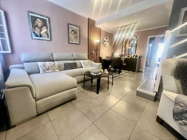 4 chambre Villa/Maison Mitoyenne à vendre à San Bartolomé de Tirajana avec garage - 469 000 € (Ref: 10038939)