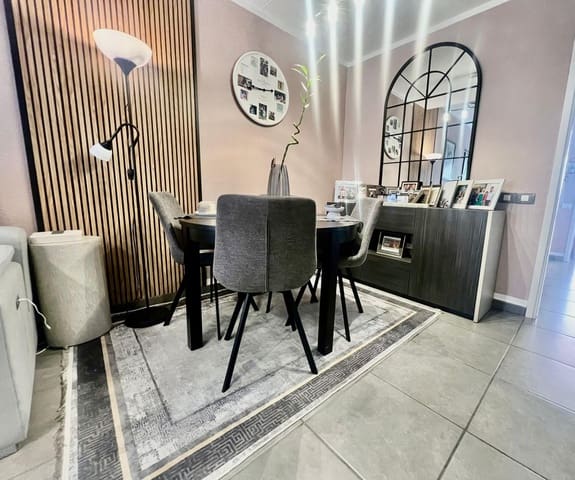 4 chambre Villa/Maison Mitoyenne à vendre à San Bartolomé de Tirajana avec garage - 469 000 € (Ref: 10038939)