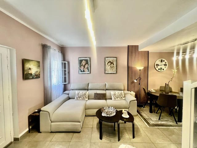 4 chambre Villa/Maison Mitoyenne à vendre à San Bartolomé de Tirajana avec garage - 469 000 € (Ref: 10038939)