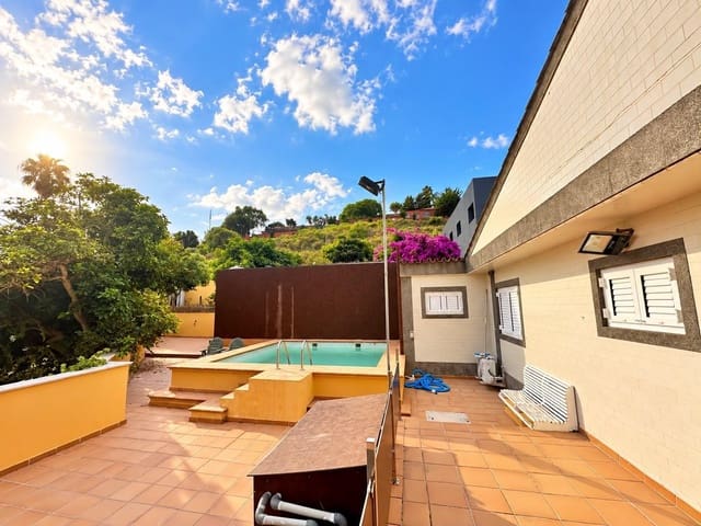 4 soverom Villa til salgs i Santa Brígida med svømmebasseng garasje - € 735 000 (Ref: 10098430)