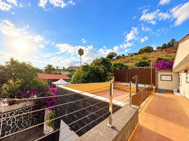 4 soverom Villa til salgs i Santa Brígida med svømmebasseng garasje - € 735 000 (Ref: 10098430)