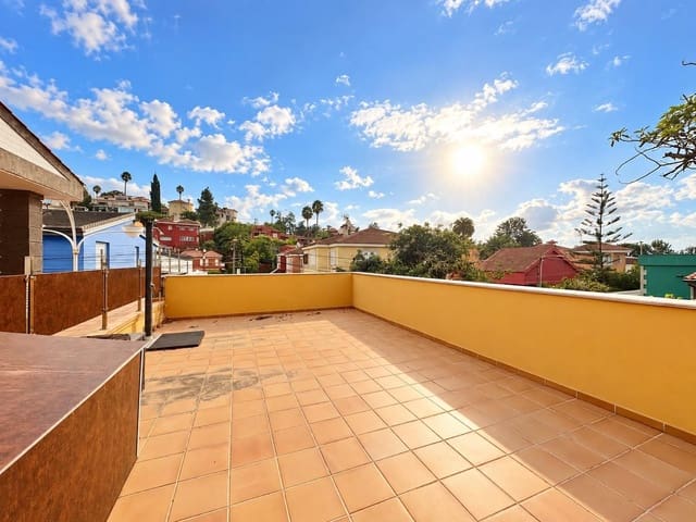 4 soverom Villa til salgs i Santa Brígida med svømmebasseng garasje - € 735 000 (Ref: 10098430)