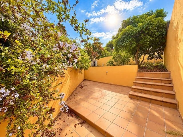 4 soverom Villa til salgs i Santa Brígida med svømmebasseng garasje - € 735 000 (Ref: 10098430)