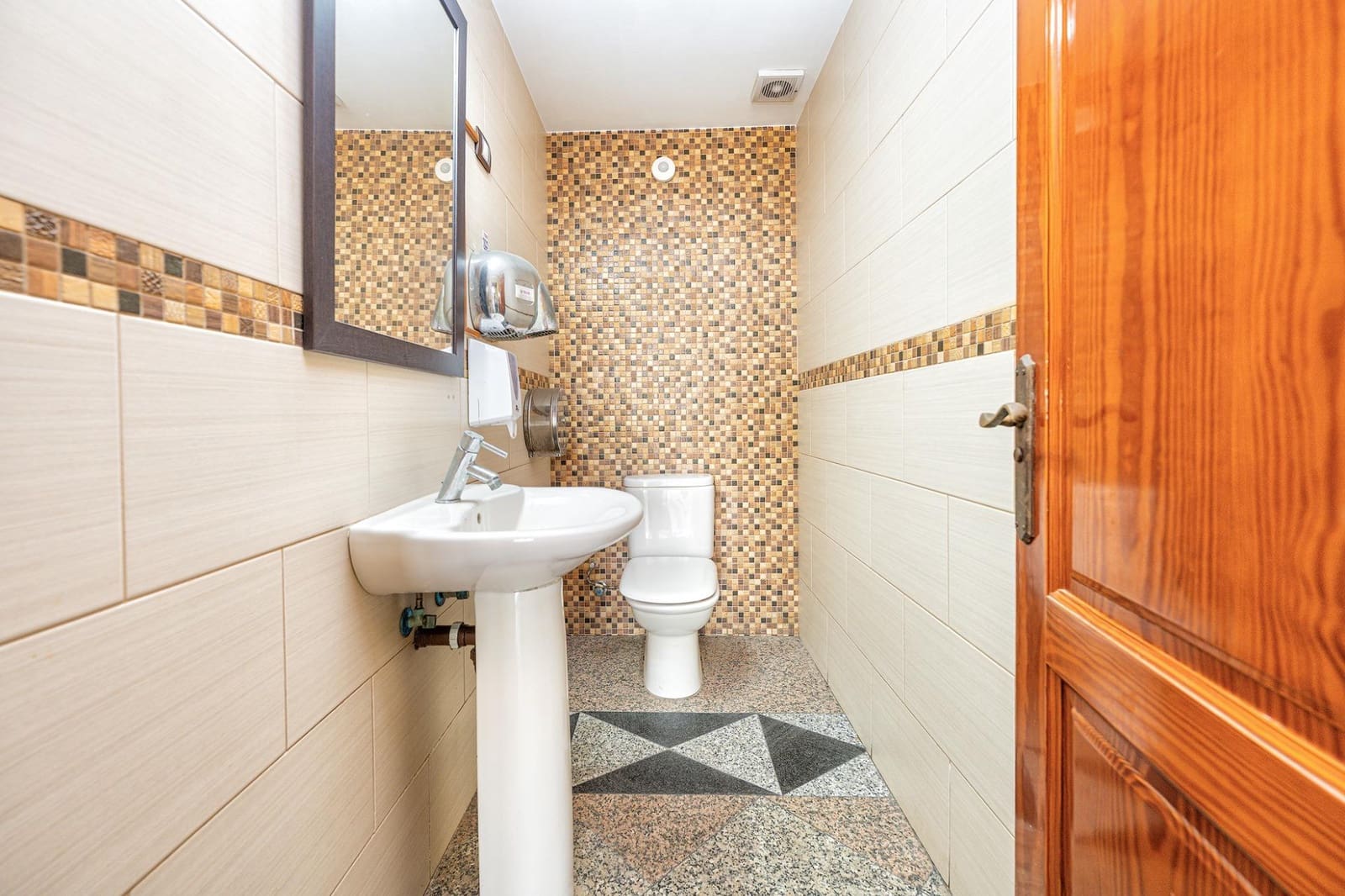 Commercial for sale in Puerto Rico - € 999,000 (Ref: 10100459)