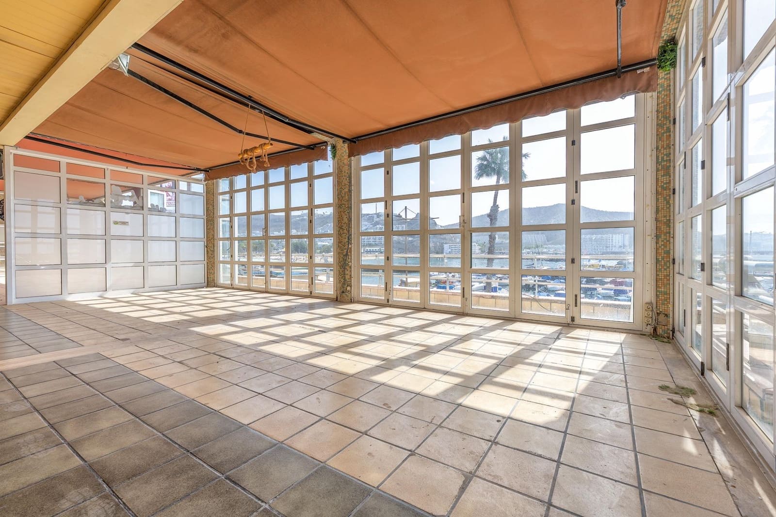 Commercial for sale in Puerto Rico - € 999,000 (Ref: 10100459)