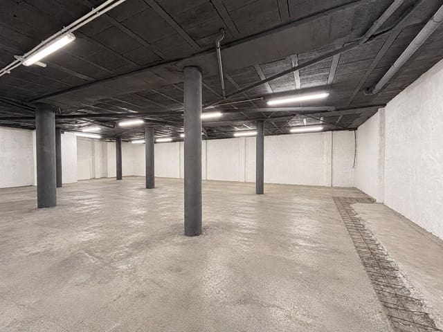 Kommersiell til salgs i Telde med garasje - € 475 000 (Ref: 10120222)