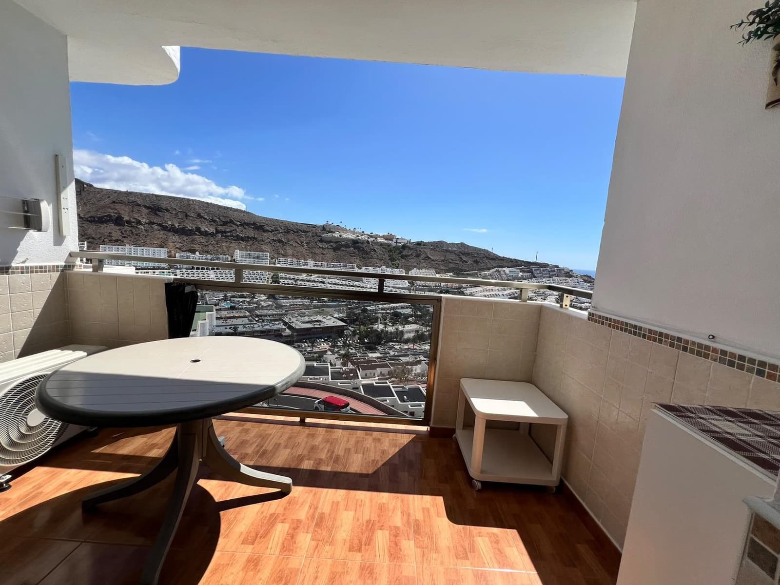 1 makuuhuone Kattohuoneisto vuokrattavana paikassa Puerto Rico mukana uima-altaan - 1 000 € (Ref: 10147143)