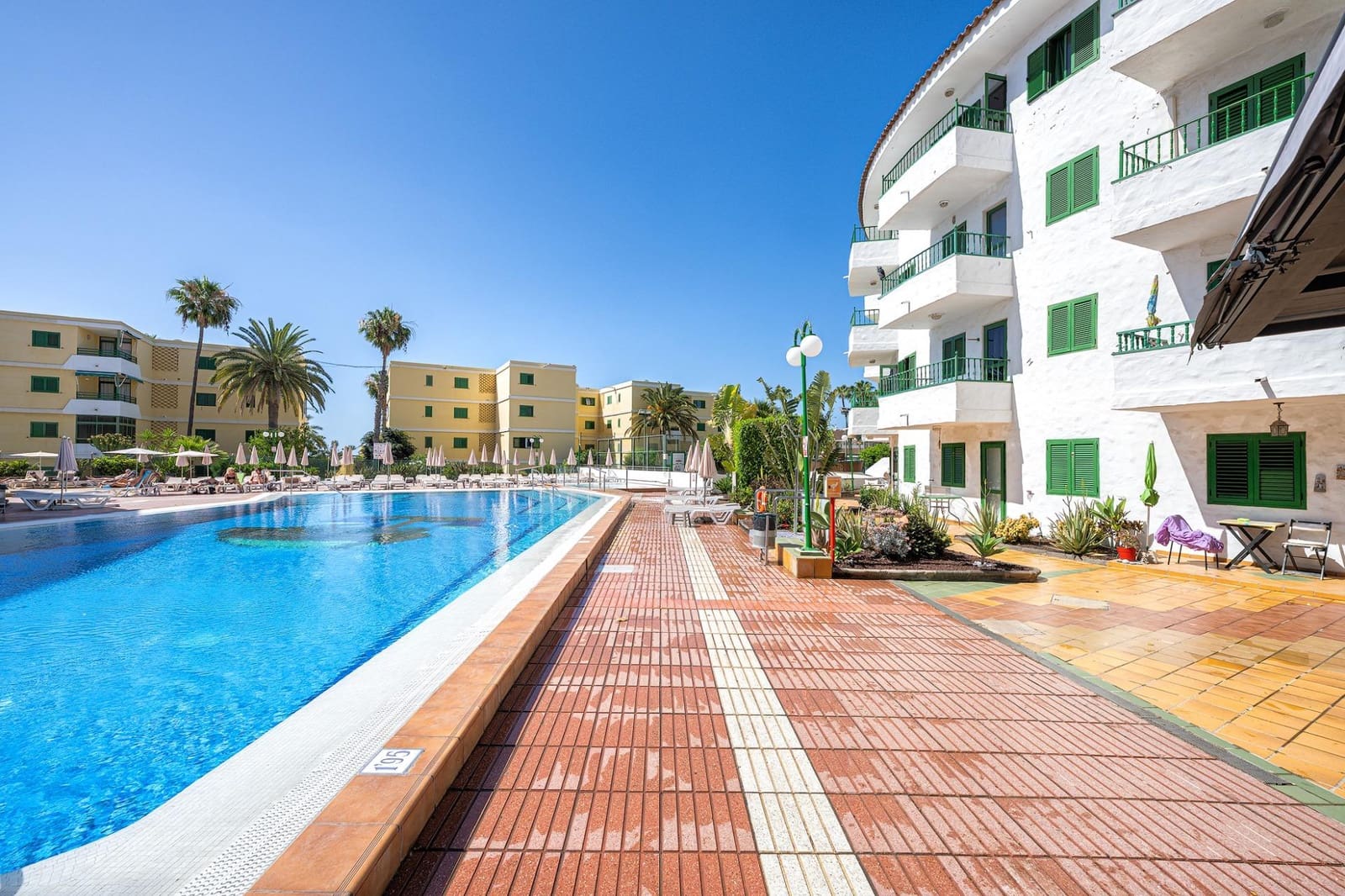 1 slaapkamer Appartement te koop in Playa del Ingles met zwembad - € 159.000 (Ref: 10155296)