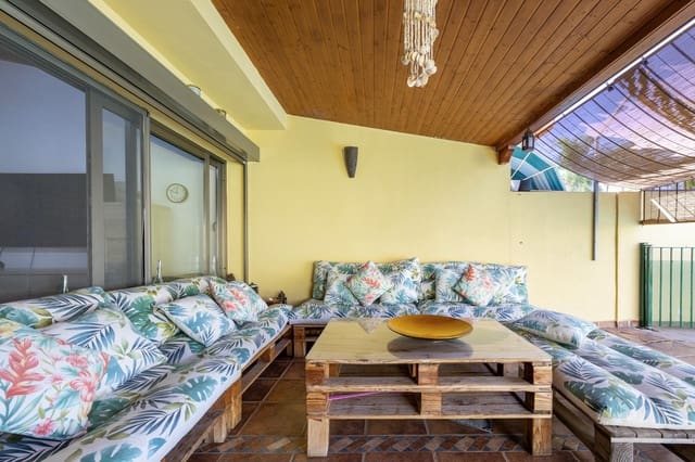 4 sypialnia Dom blizniak na sprzedaż w Playa del Inglés, San Bartolomé de Tirajana z basenem - 1 490 000 € (Ref: 10155297)