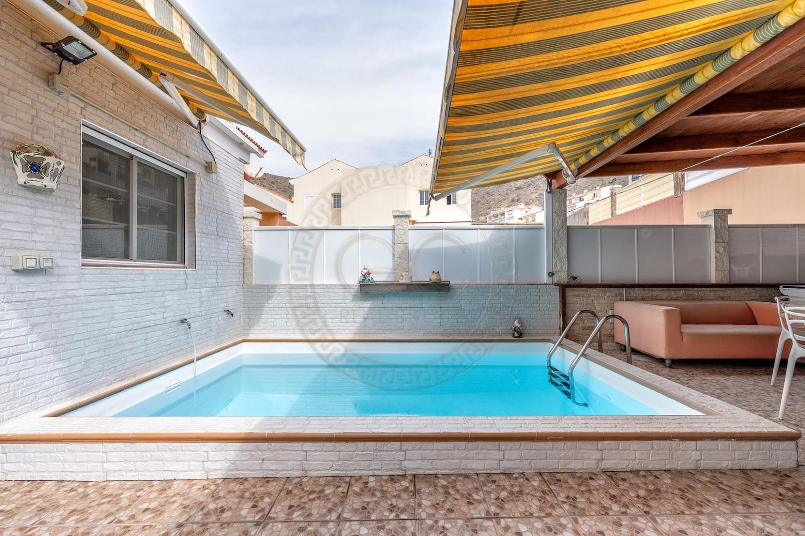 2 bedroom Villa for sale in Mogan with pool garage - € 490,000 (Ref: 10165060)