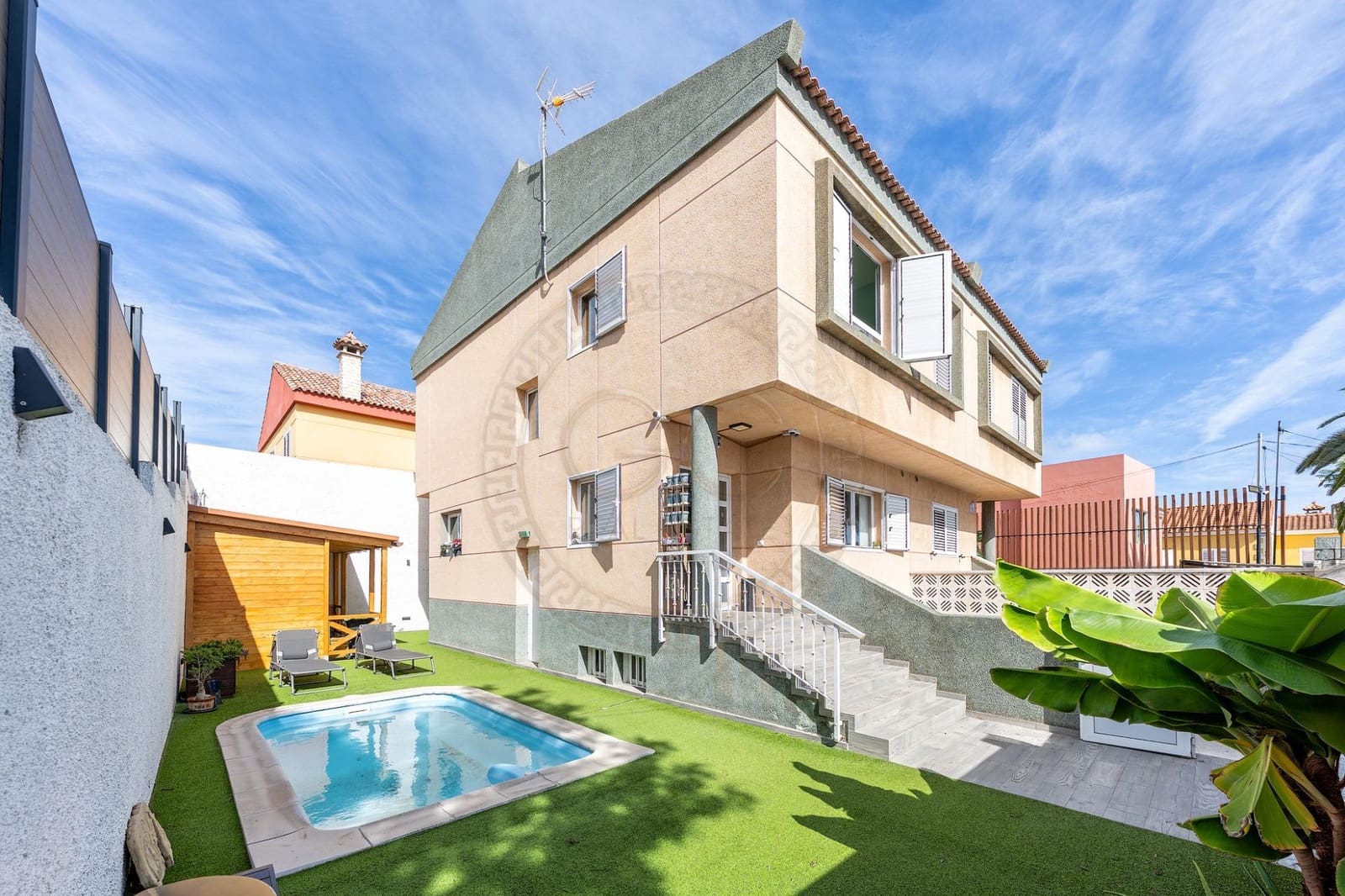 4 quarto Moradia Geminada para venda em Las Palmas de Gran Canaria com piscina garagem - 475 000 € (Ref: 10171611)