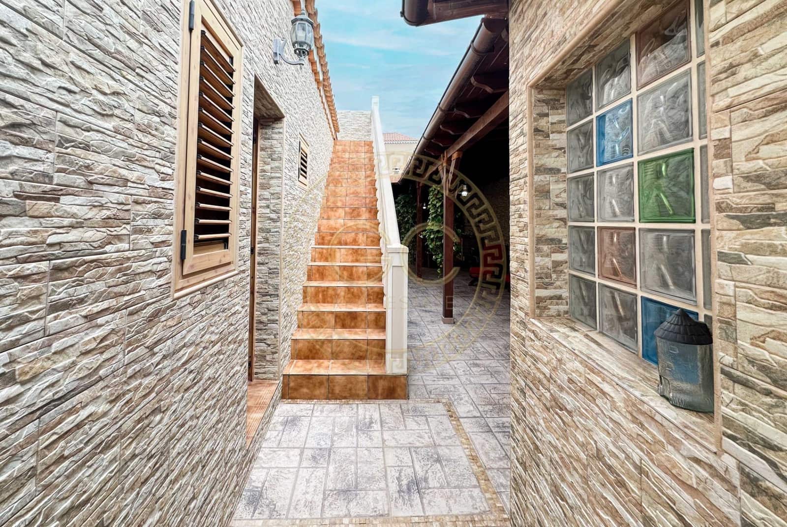 5 bedroom Villa for sale in El Salobre with pool garage - € 799,000 (Ref: 8363196)