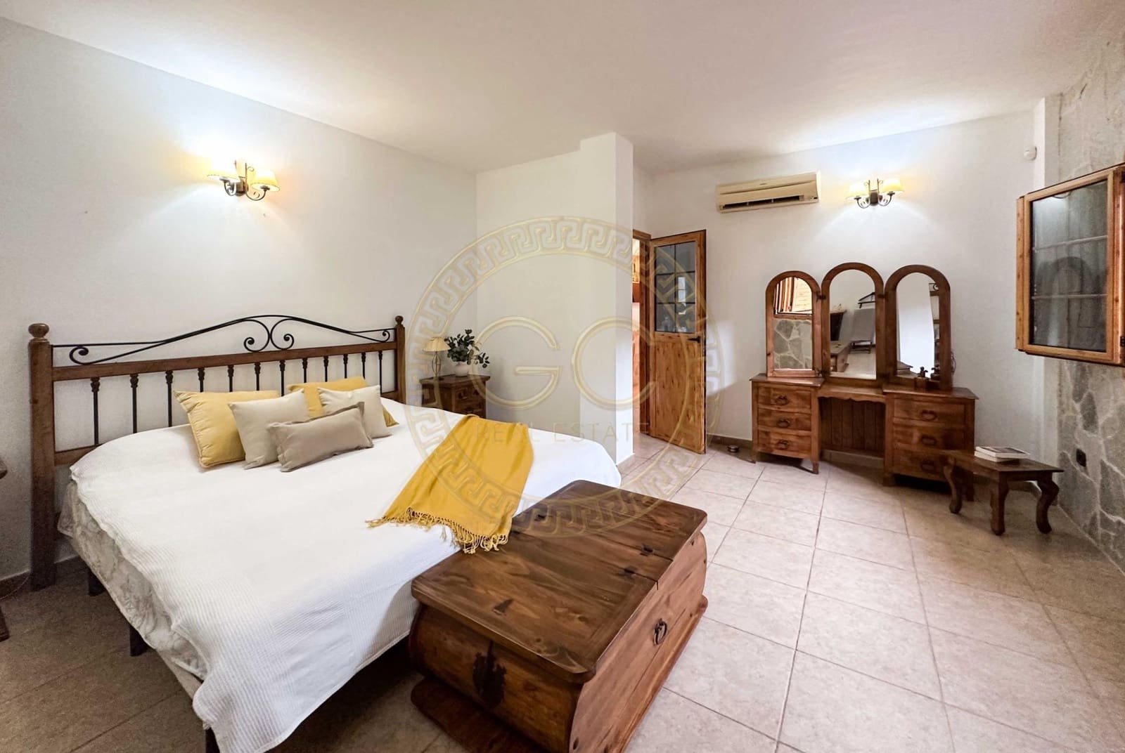 5 bedroom Villa for sale in El Salobre with pool garage - € 799,000 (Ref: 8363196)