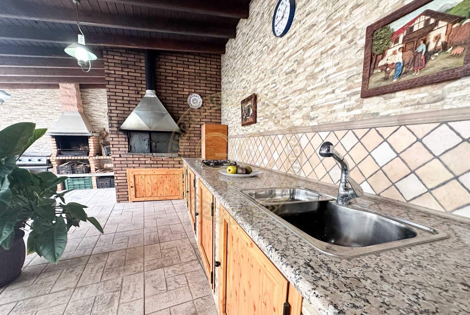 5 bedroom Villa for sale in El Salobre with pool garage - € 799,000 (Ref: 8363196)