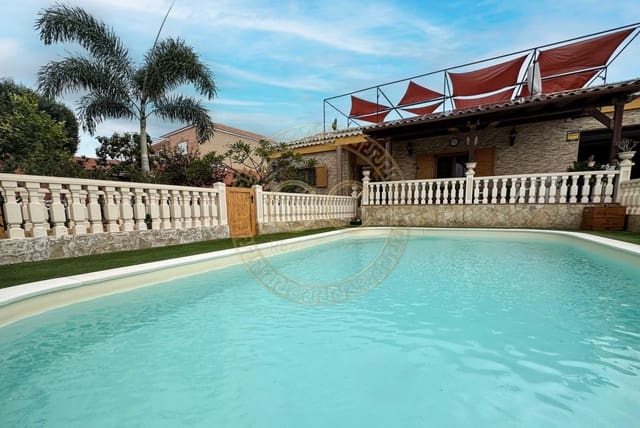 5 bedroom Villa for sale in El Salobre, San Bartolomé de Tirajana with pool garage - € 750,000 (Ref: 8363196)