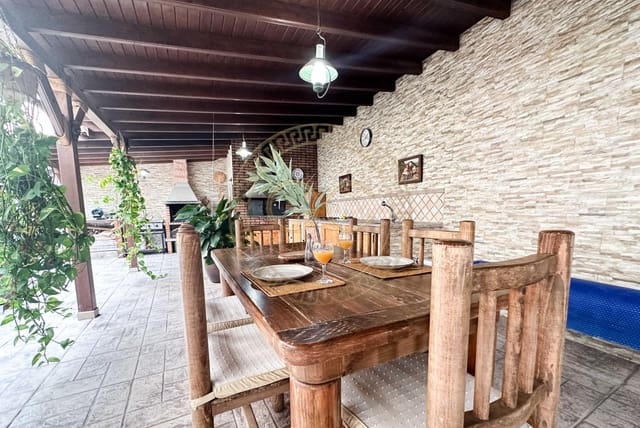 5 bedroom Villa for sale in El Salobre, San Bartolomé de Tirajana with pool garage - € 750,000 (Ref: 8363196)