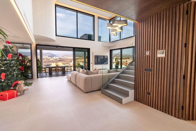 Chalet de 7 habitaciones en San Bartolomé de Tirajana en venta con piscina - 3.490.000 € (Ref: 8689204)