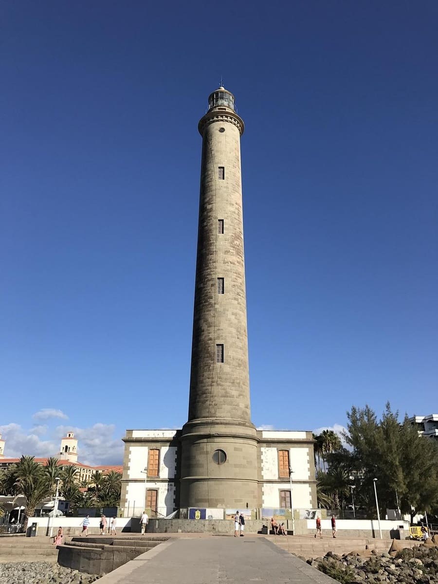 24 bedroom Hotel for sale in Maspalomas with pool - € 4,700,000 (Ref: 8758003)