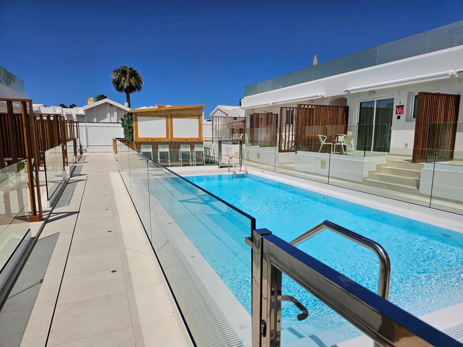 24 soveværelse Hotel til salg i Maspalomas med swimmingpool - € 3.950.000 (Ref: 8758003)