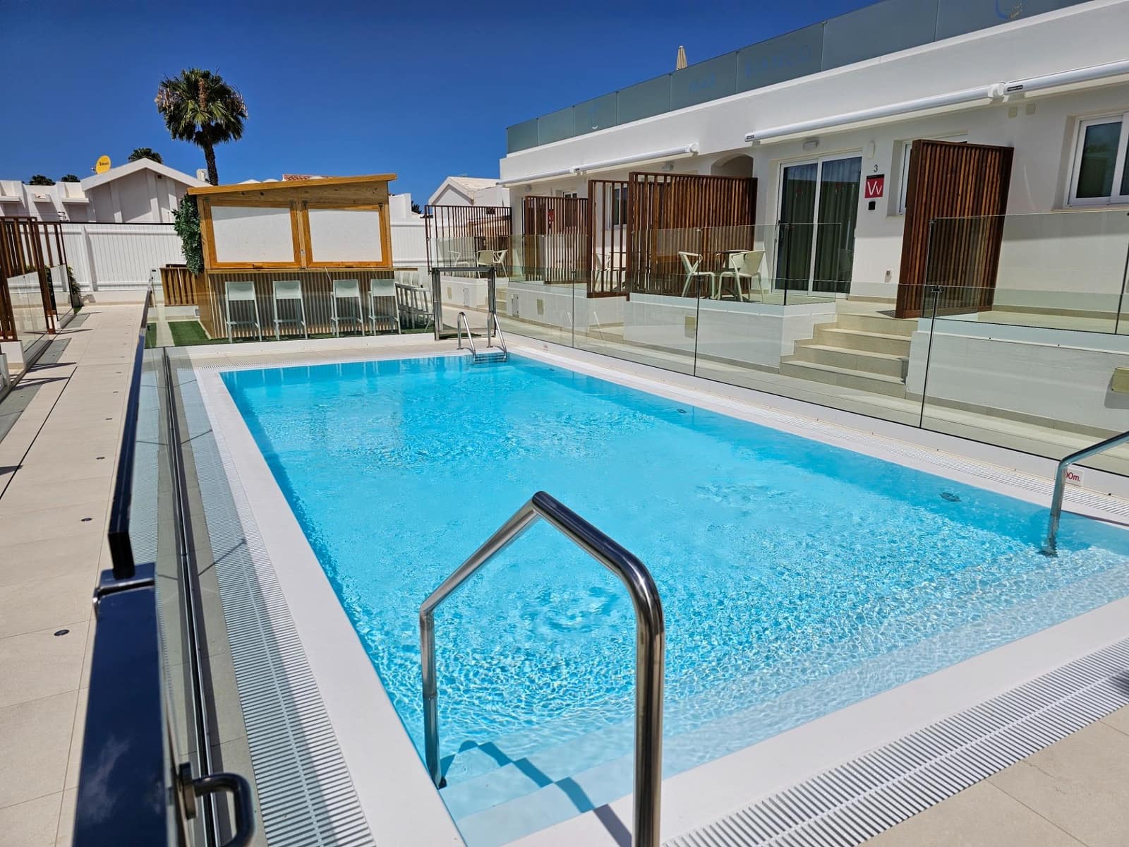 24 soveværelse Hotel til salg i Maspalomas med swimmingpool - € 3.950.000 (Ref: 8758003)