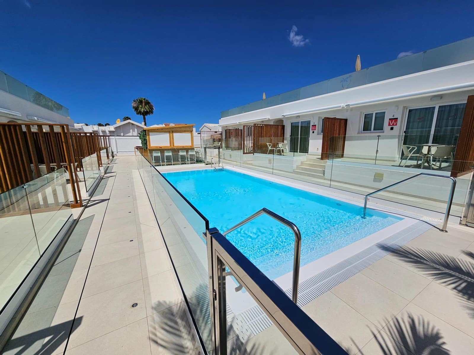 24 soveværelse Hotel til salg i Maspalomas med swimmingpool - € 3.950.000 (Ref: 8758003)